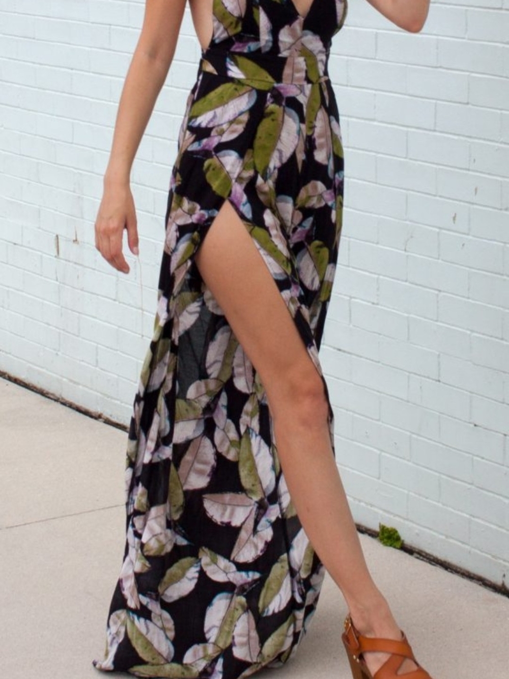 Lulu's Women’s Black Tropical Print High-Slit Jumpsuit